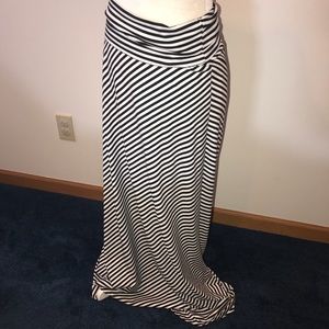 Maxi Skirt Black & White
